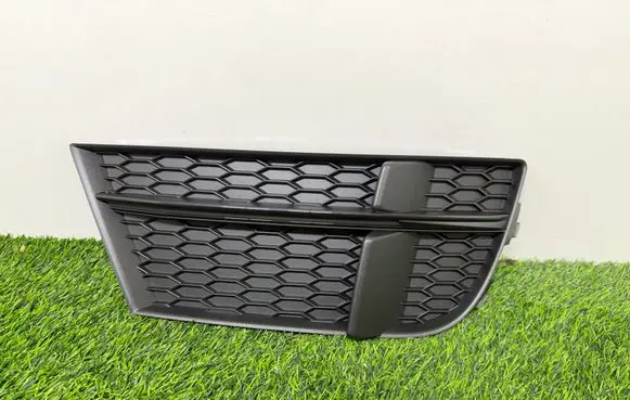 Audi A3 S3 8V Front bumper lower grill 8V3807682N