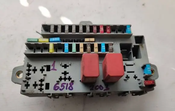 Citroen Jumper Fuse module 1332052080