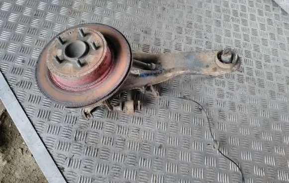 Dodge Caliber Rear wheel hub spindle/knuckle 
