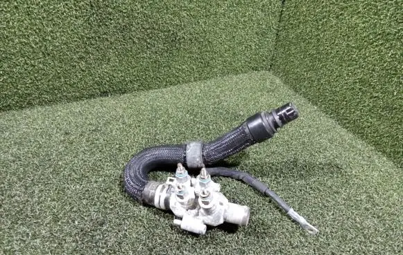 Renault Master III Engine coolant pipe/hose 140532058R