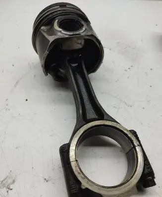 Volkswagen Touareg I Piston with connecting rod