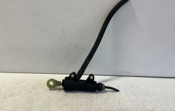 BMW X3 E83 Clutch master cylinder 6758822