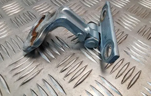 Jaguar XF X250 Front door lower hinge 8X23F228A64AC