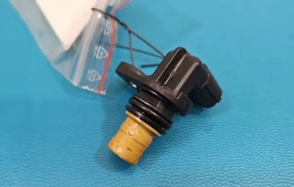 Mazda 6 Crankshaft position sensor PE0118221 IMPRK1553608