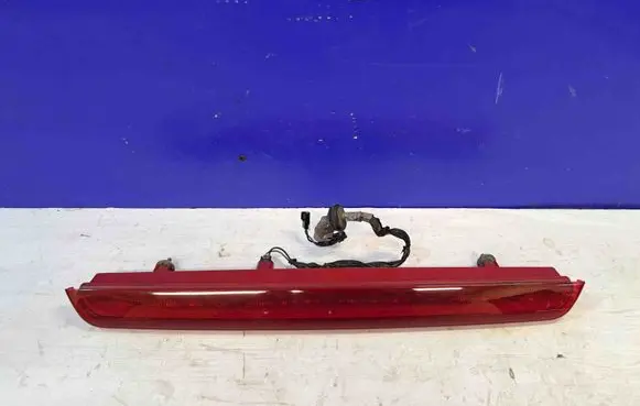 Chevrolet Tahoe Third/center stoplight 15200068