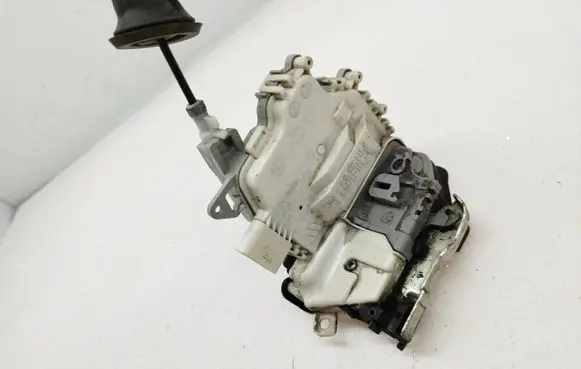Audi A6 S6 C7 4G Front door lock 8J2837015C