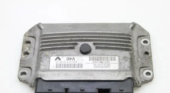 Renault Megane III Engine control unit/module 237100131R