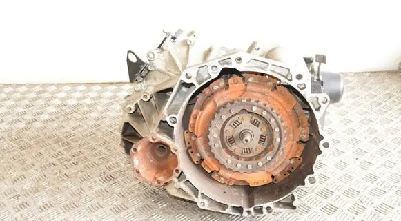 Volkswagen PASSAT B7 Manual 6 speed gearbox PVU