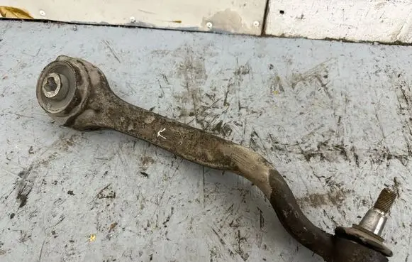 Mercedes-Benz E W212 Front lower control arm/wishbone