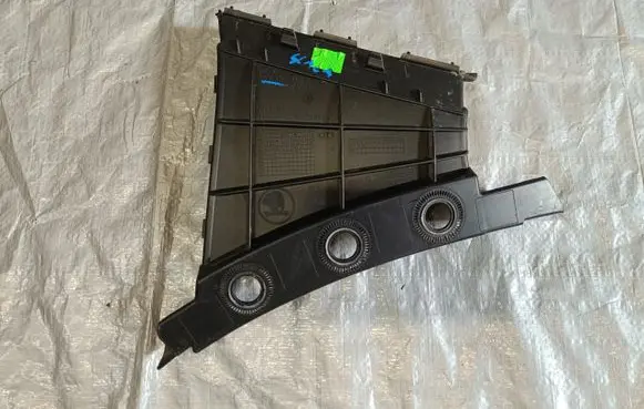 Skoda Scala Radiator trim 657121764a