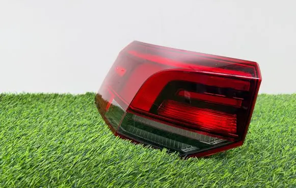 Volkswagen Golf VIII Rear/tail lights 5H0945095C