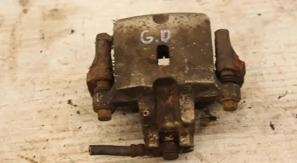 Mitsubishi Pajero Rear brake caliper