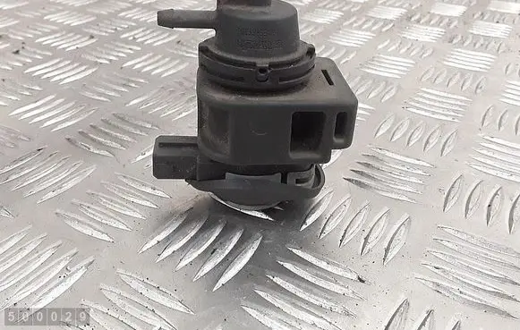 Nissan Qashqai Turbo solenoid valve ev521
