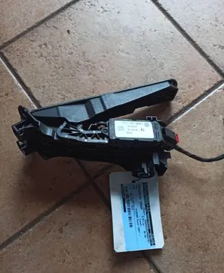 Seat Leon (1P) Accelerator throttle pedal 1K1721503P