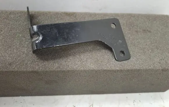 BMW X7 G07 Radiator mount bracket 9885439-01 175A