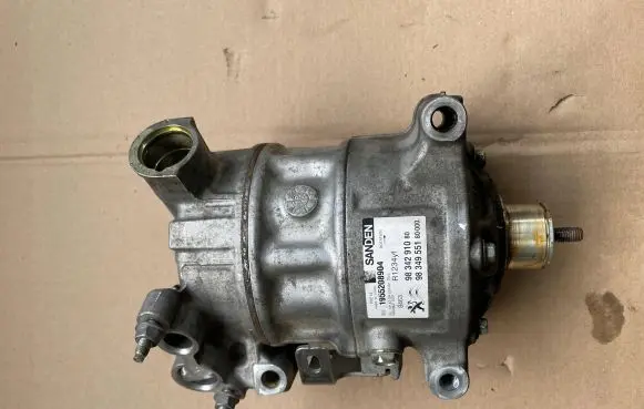 Peugeot 308 Air conditioning (A/C) compressor (pump) 9834291080