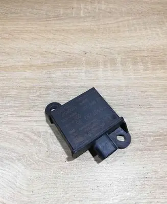 Audi Q7 4L Tire pressure sensor 4F090728305