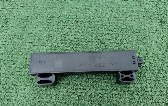 Volkswagen ID. Buzz Keyless system antenna 5FA224075 5WA962132