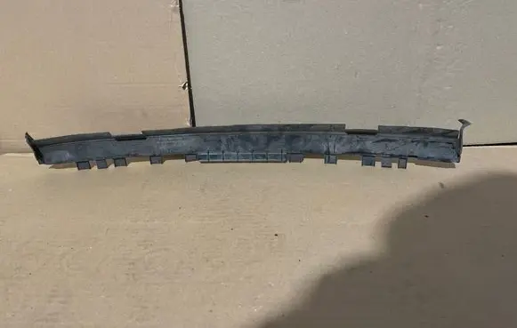 Mercedes-Benz E AMG W212 Radiator mount bracket A2125054430