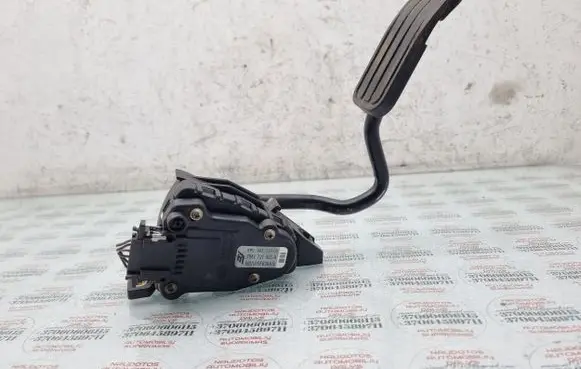 Volkswagen Sharan Accelerator throttle pedal 7M1721603A