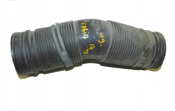 Skoda Fabia Mk2 (5J) Air intake hose/pipe 6Q0129684AB