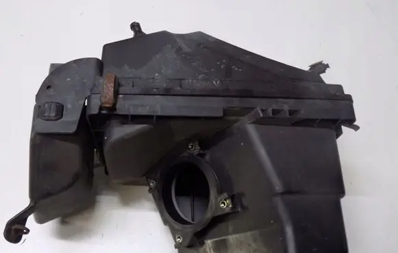 Nissan X-Trail T30 Air filter cleaner box bracket assembly 123654jht