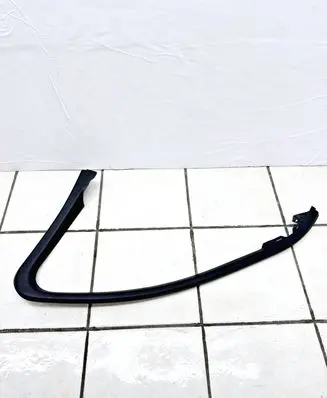 Mercedes-Benz C W205 Front door glass trim molding A2057270271