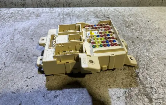 KIA Sportage Fuse module 91955D9960 1318928070 91950D9960