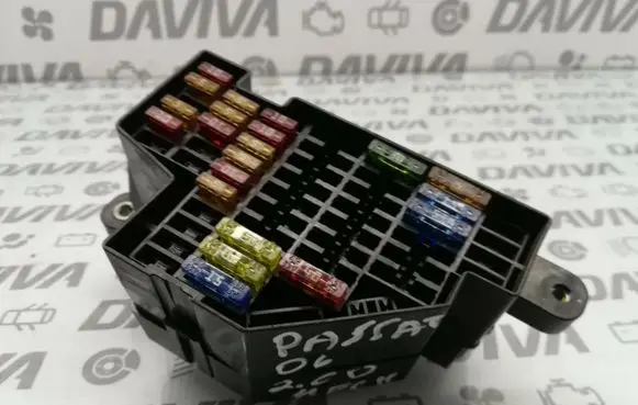 Volkswagen PASSAT B6 Fuse module 3C2941823