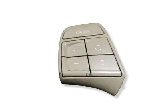 Volvo XC70 Steering wheel buttons/switches 30768059