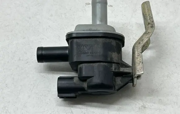 Toyota RAV 4 (XA50) Vacuum valve 9091012279 2005277
