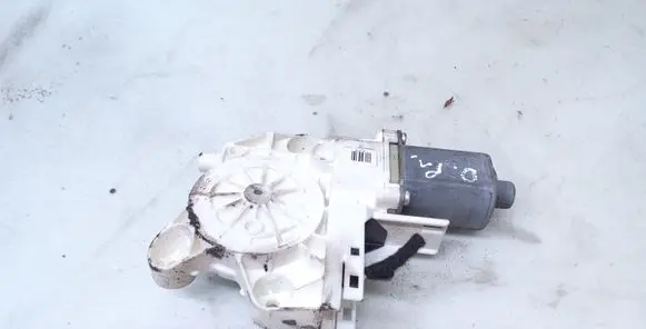 Ford Focus Front door window regulator motor 4M5T14553 0130822216