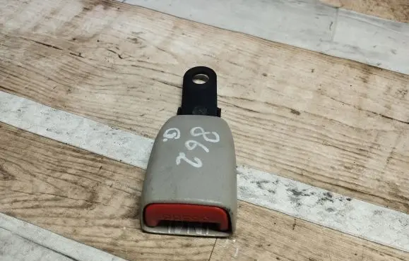 Rear seatbelt buckle