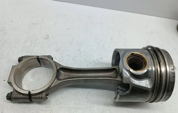 Volkswagen Touareg I Piston with connecting rod BAC 038J V400