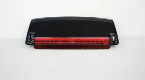 Third/center stoplight