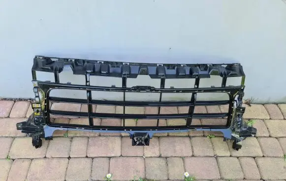 Porsche Cayenne (9Y0 9Y3) Front bumper lower grill 9Y0807683T 9Y0807683AA 8T0807883