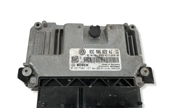 Volkswagen Golf V Engine control unit/module 03C906022J 03C906022AJ 0261S04137