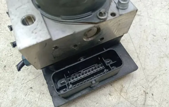 Audi A6 S6 C6 4F ABS Pump 4F0614517BA 4F0910517AL