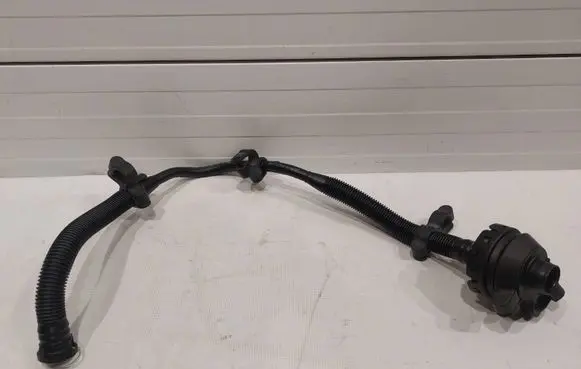 Chevrolet Camaro Intake resonator 84281330