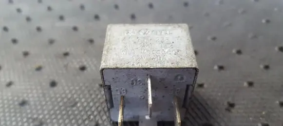 Audi TT Mk1 Other relay 141951253B 20240072