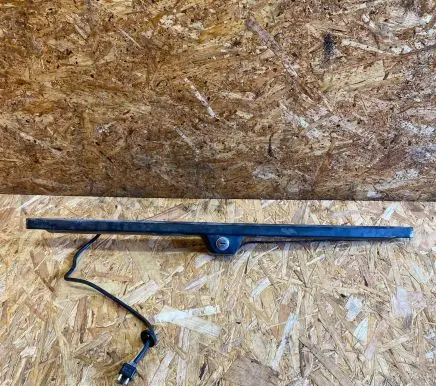 Mercedes-Benz S W126 Trunk door license plate light bar 