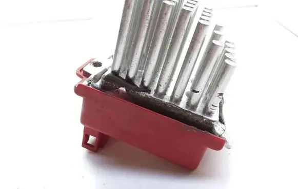 Volkswagen PASSAT B5 Heater blower motor/fan resistor 1J0907521 657364M
