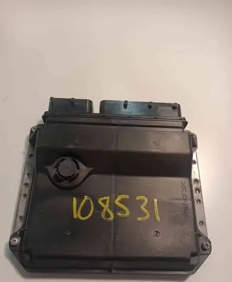 Toyota Avensis T270 Engine control unit/module 8966105F21 MB2759008620