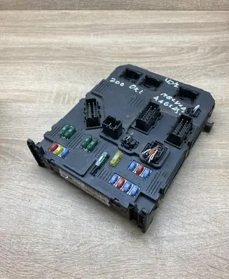 Peugeot 407 Central body control module 9662463380 S120104700N