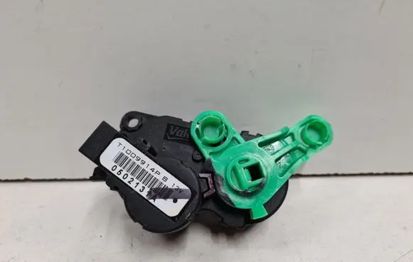 Nissan Leaf I (ZE0) Air flap motor/actuator T1009914P8 0502131A