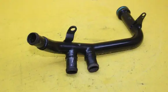 Audi A8 S8 D3 4E Engine coolant pipe/hose 057121075R