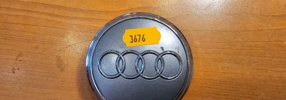 Audi Q7 4L Original wheel cap 4L0601170