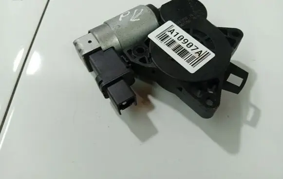 Mazda 6 Front door window regulator motor CM011760