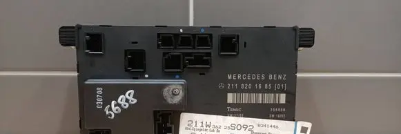 Mercedes-Benz E W211 Door control unit/module 2118201685