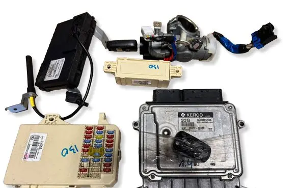 Hyundai i30 Engine ECU kit and lock set 391122B100 9030933129KB GFD844CFS35000